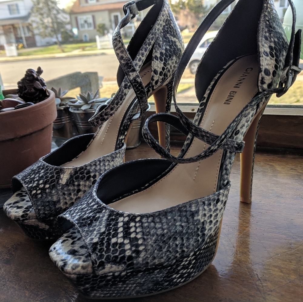 Gianni bini snake skin sexy high heels 8.5 new
